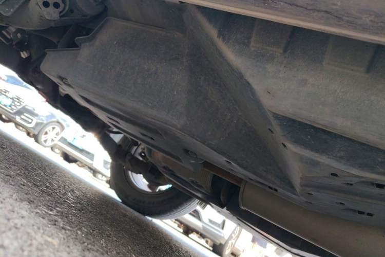 Used Haval H6 2013 Upgraded Model 1.5T Manual Two-Wheel Drive Urban Version Chassis Rear Right