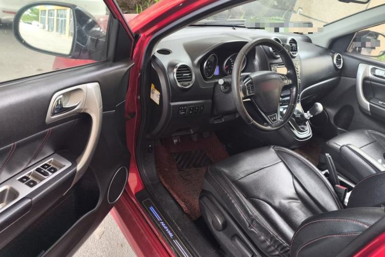 Used Haval H6 2013 Upgraded Model 1.5T Manual Two-Wheel Drive Elite Version Driver Seat