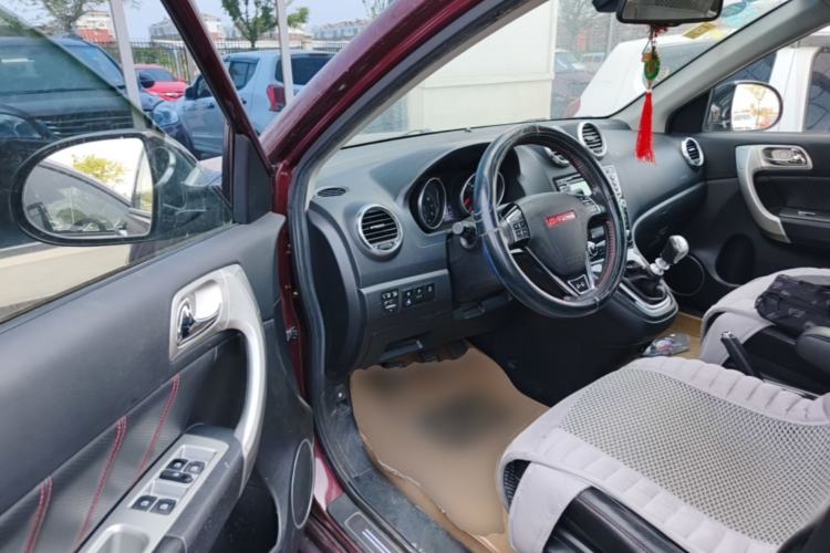 Used Haval H6 2013 Upgraded Model 1.5T Manual Two-Wheel Drive Elite Version Driver Seat