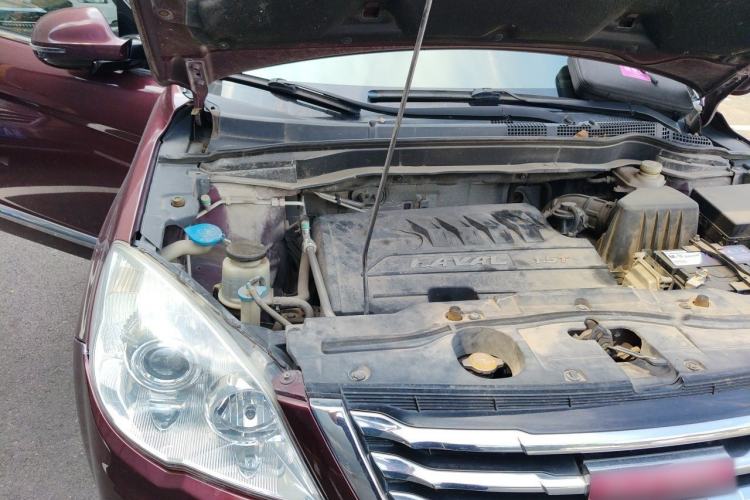 Used Haval H6 2013 Upgraded Model 1.5T Manual Two-Wheel Drive Urban Version Engine Bay Right