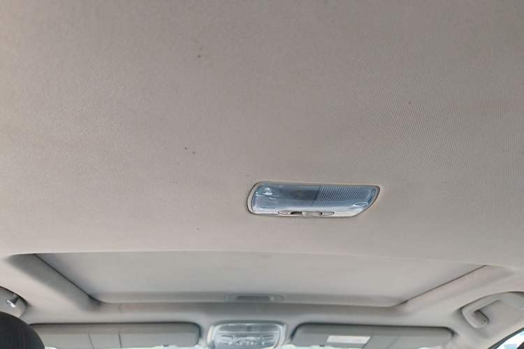 Used Haval H6 2013 Upgraded Model 2.4L Automatic Two-Wheel Drive Prestige Version Headliner