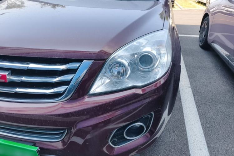 Used Haval H6 2013 Upgraded Model 1.5T Manual Two-Wheel Drive Elite Version Left Front Headlight