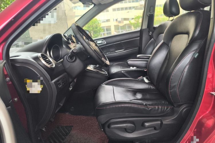Used Haval H6 2013 Upgraded Model 1.5T Manual Two-Wheel Drive Elite Version Left Front Seat