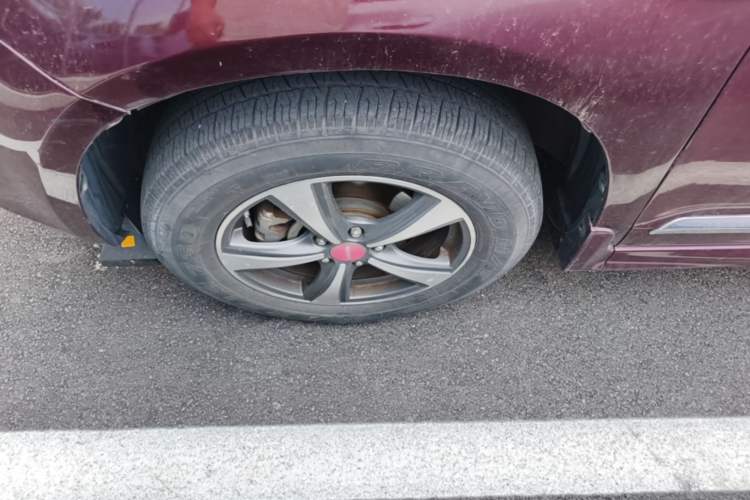 Used Haval H6 2013 Upgraded Model 1.5T Manual Two-Wheel Drive Elite Version Left Front Wheel Hub