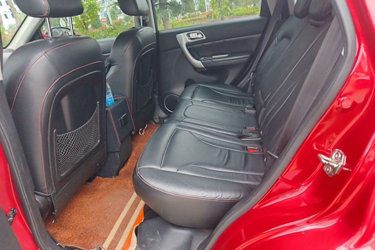 Used Haval H6 2013 Upgraded Model 2.4L Automatic Two-Wheel Drive Prestige Version Left Rear Seat