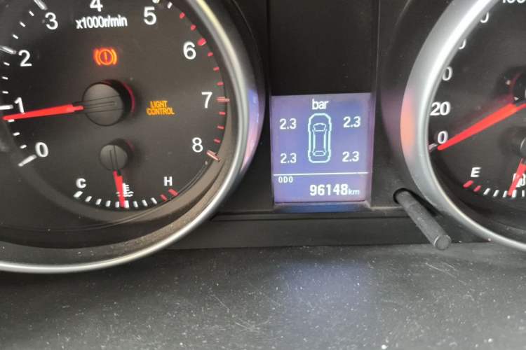 Used Haval H6 2013 Upgraded Model 1.5T Manual Two-Wheel Drive Elite Version Odometer Close Up