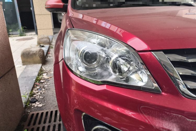 Used Haval H6 2013 Upgraded Model 1.5T Manual Two-Wheel Drive Elite Version Right Front Headlight