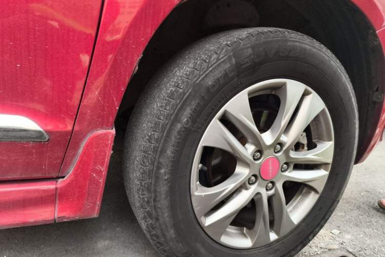 Used Haval H6 2013 Upgraded Model 1.5T Manual Two-Wheel Drive Elite Version Right Front Wheel Hub
