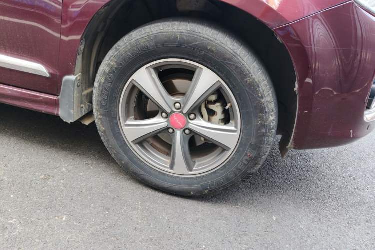 Used Haval H6 2013 Upgraded Model 1.5T Manual Two-Wheel Drive Urban Version Right Front Wheel Hub