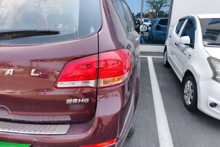 Used Haval H6 2013 Upgraded Model 1.5T Manual Two-Wheel Drive Elite Version Right Rear Taillight