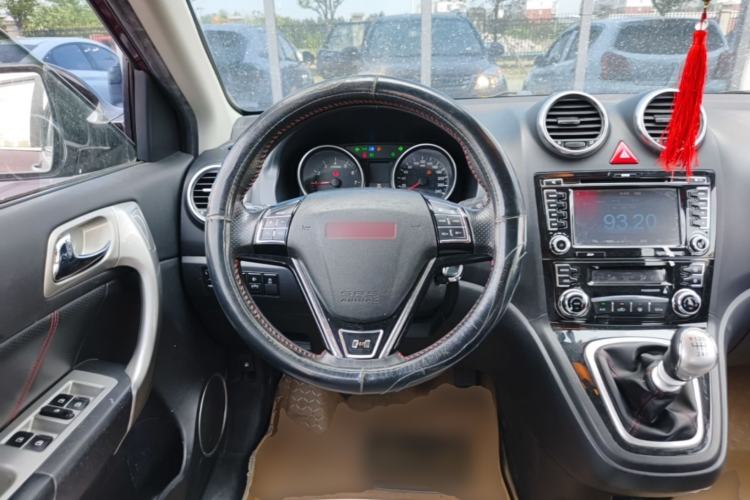 Used Haval H6 2013 Upgraded Model 1.5T Manual Two-Wheel Drive Elite Version Steering Wheel