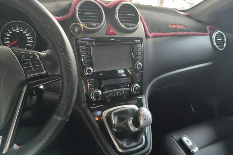 Used Haval H6 2013 Upgraded Model 1.5T Manual Two-Wheel Drive Elite Version Audio And AC Panel
