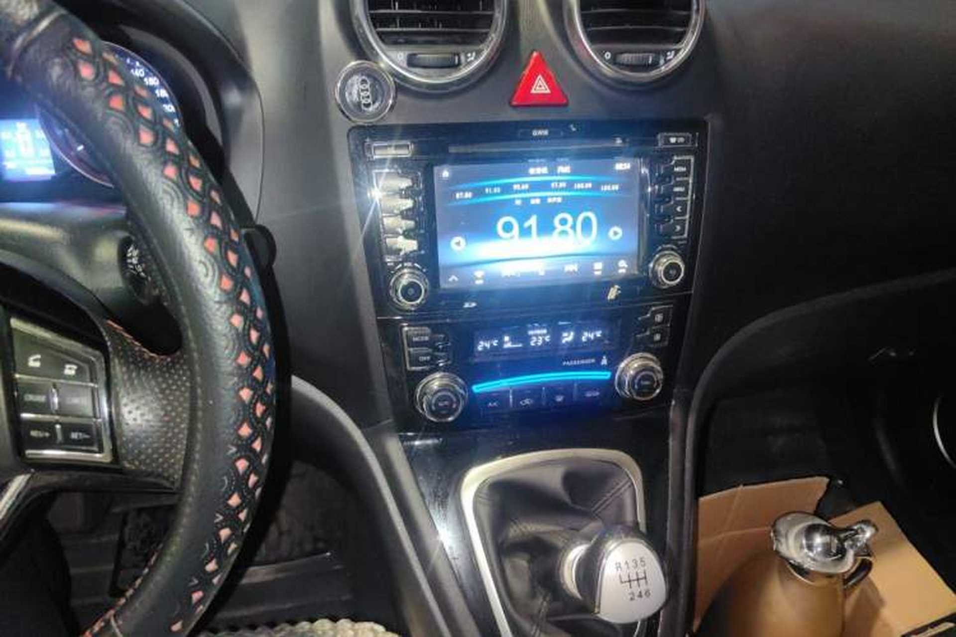Used Haval H6 2013 Upgraded Model 1.5T Manual Two-Wheel Drive Elite Version Audio And AC Panel