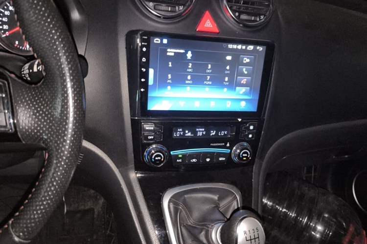 Used Haval H6 2013 Upgraded Model 1.5T Manual Two-Wheel Drive Elite Version Audio And AC Panel