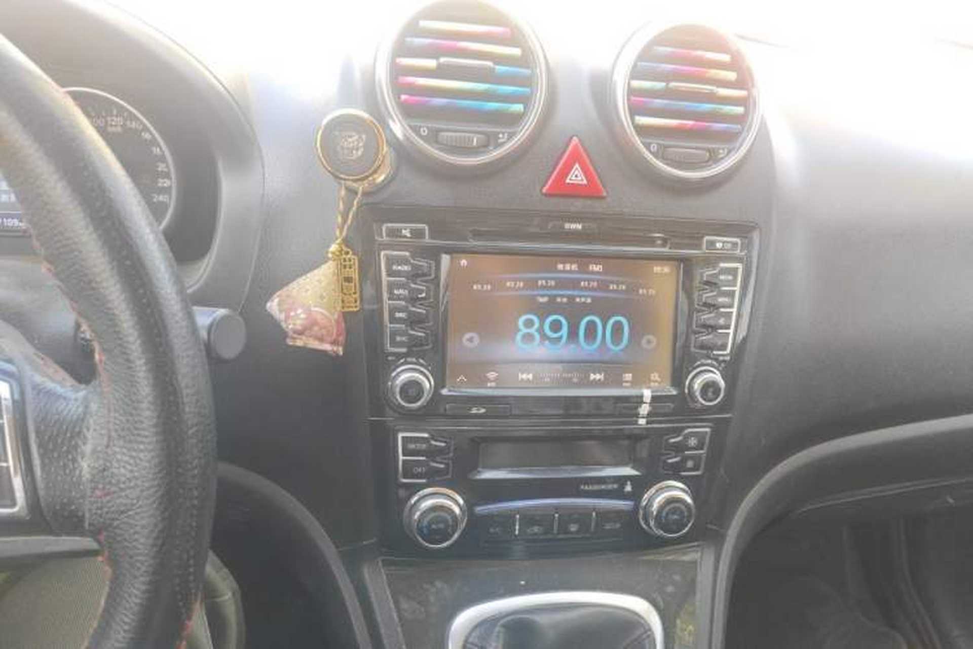 Used Haval H6 2013 Upgraded Model 1.5T Manual Two-Wheel Drive Elite Version Audio And AC Panel