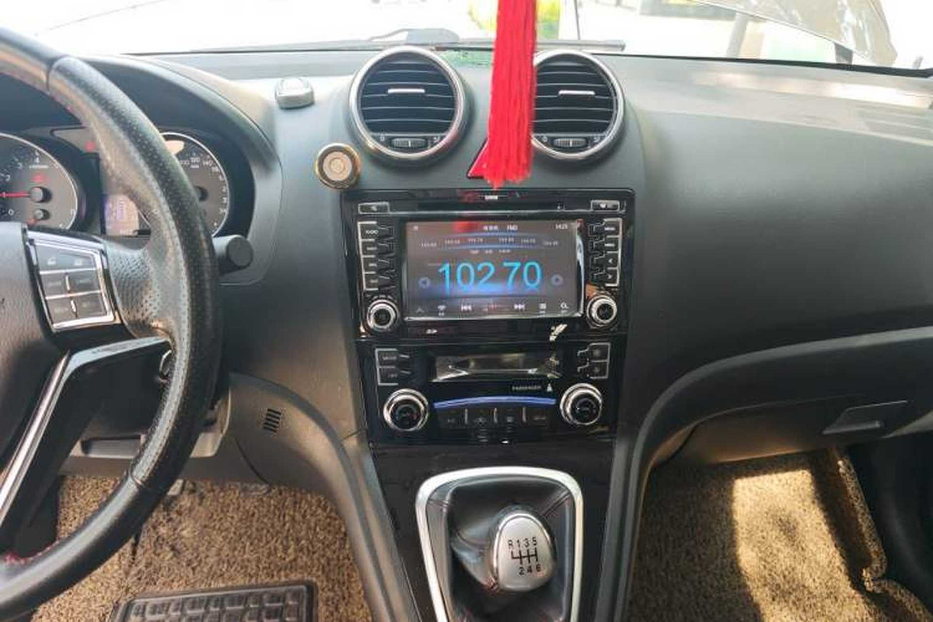 Used Haval H6 2013 Upgraded Model 1.5T Manual Two-Wheel Drive Elite Version Audio And AC Panel