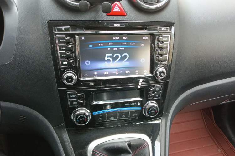 Used Haval H6 2013 Upgraded Model 1.5T Manual Two-Wheel Drive Urban Version Audio And AC Panel