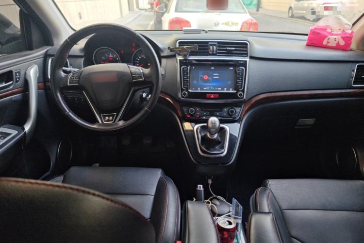 Used Haval H6 2013 Sport Edition 1.5T Manual Two-Wheel Drive Prestige Model Center Console
