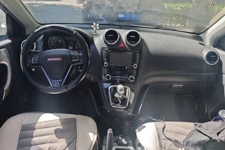 Used Haval H6 2013 Upgraded Model 1.5T Manual 4x4 Elite Version Center Console
