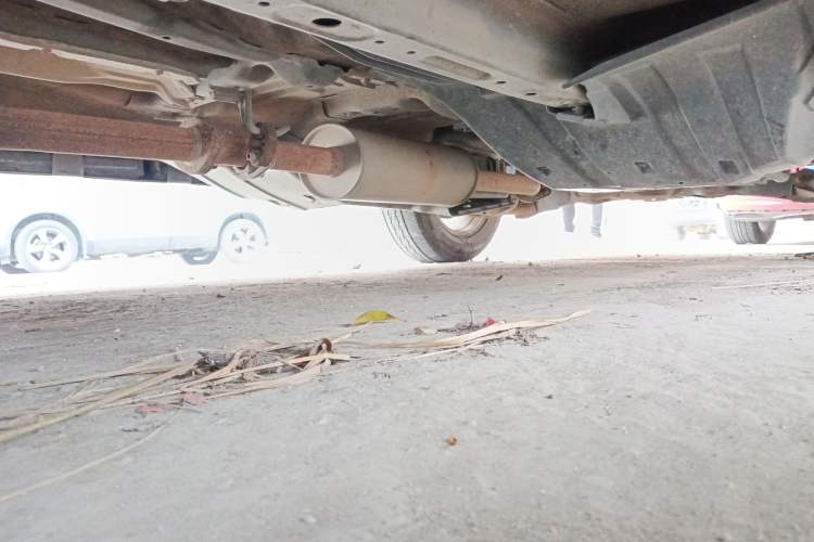 Used Haval H6 2013 Upgraded Model 1.5T Manual Two-Wheel Drive Urban Version Chassis Front Left