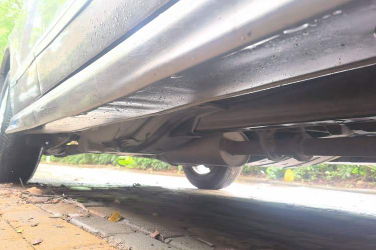 Used Haval H6 2013 Upgraded Model 2.4L Automatic Two-Wheel Drive Elite Version Chassis Front Right
