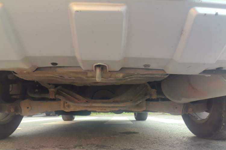 Used Haval H6 2013 Upgraded Model 1.5T Manual Two-Wheel Drive Elite Version Chassis Rear