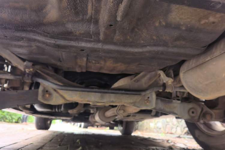 Used Haval H6 2013 Upgraded Model 2.4L Automatic Two-Wheel Drive Elite Version Chassis Rear