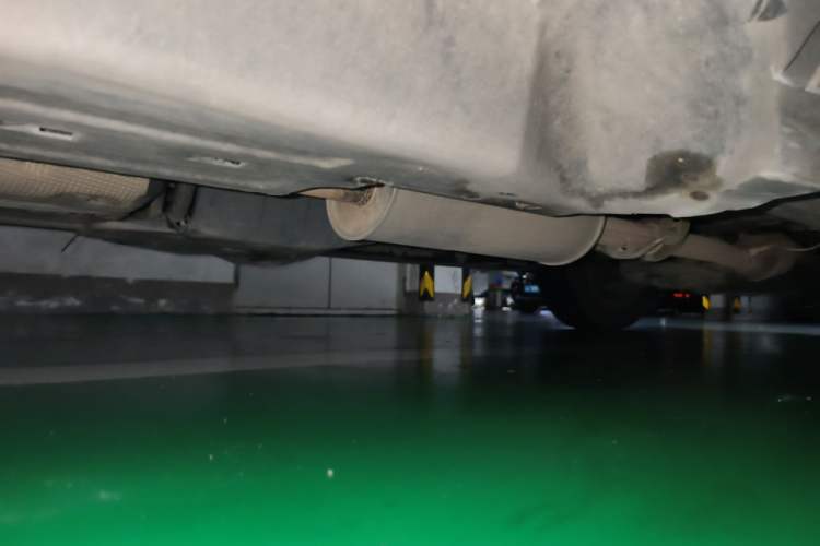 Used Haval H6 2013 Upgraded Model 2.4L Automatic Two-Wheel Drive Elite Version Chassis Rear Right