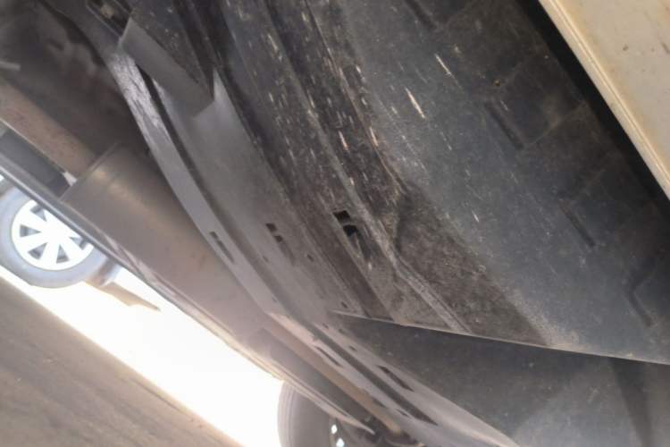 Used Haval H6 2013 Upgraded Model 1.5T Manual Two-Wheel Drive Elite Version Chassis Rear Right