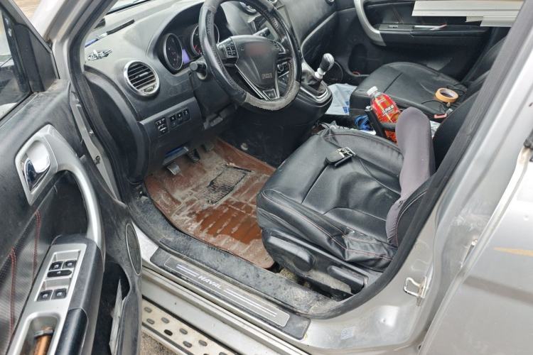 Used Haval H6 2013 Upgraded Model 1.5T Manual Two-Wheel Drive Elite Version Driver Seat