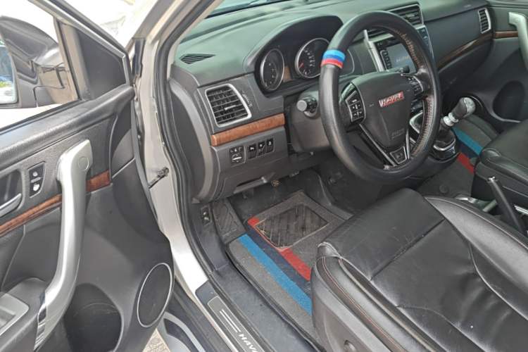 Used Haval H6 2013 Sports Edition 1.5T Manual Two-Wheel Drive Elite Model Driver Seat