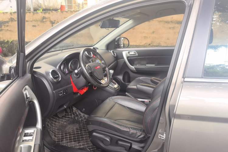 Used Haval H6 2013 Upgraded Model 2.4L Automatic Two-Wheel Drive Elite Version Driver Seat