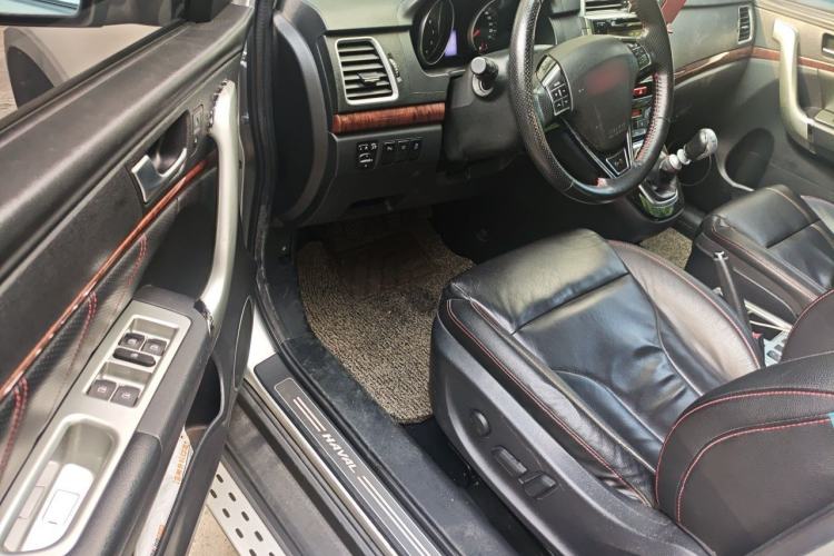 Used Haval H6 2013 Sport Edition 1.5T Manual Two-Wheel Drive Prestige Model Driver Seat