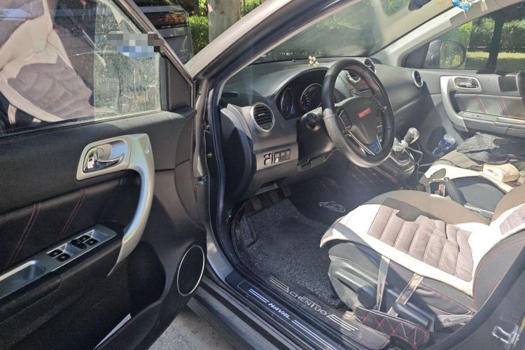 Used Haval H6 2013 Upgraded Model 1.5T Manual 4x4 Elite Version Driver Seat