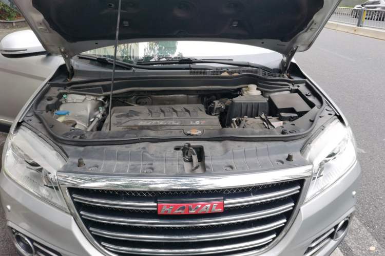 Used Haval H6 2013 Sports Edition 1.5T Manual Two-Wheel Drive Elite Model Engine Bay