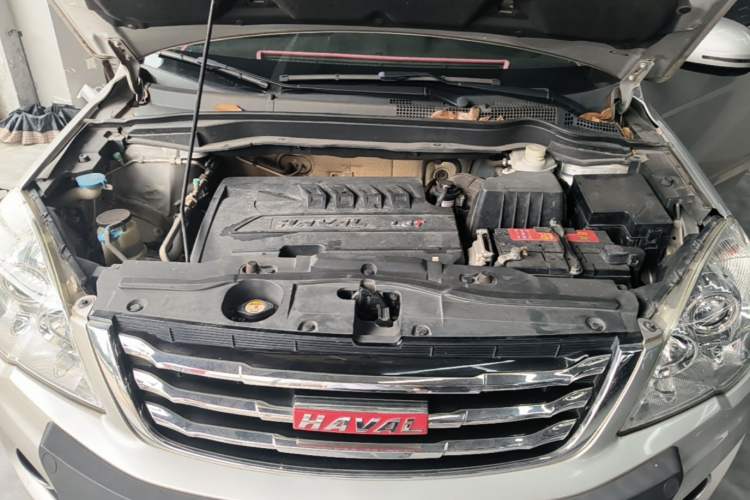 Used Haval H6 2013 Upgraded Model 1.5T Manual Two-Wheel Drive Elite Version Engine Bay