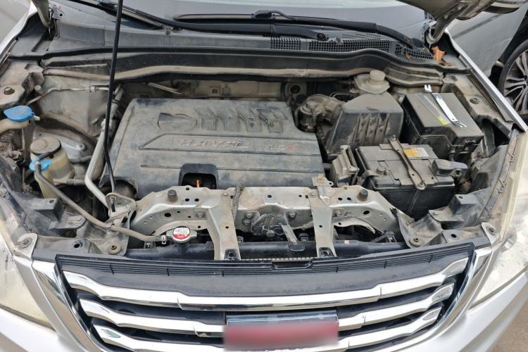 Used Haval H6 2013 Upgraded Model 1.5T Manual Two-Wheel Drive Elite Version Engine Bay