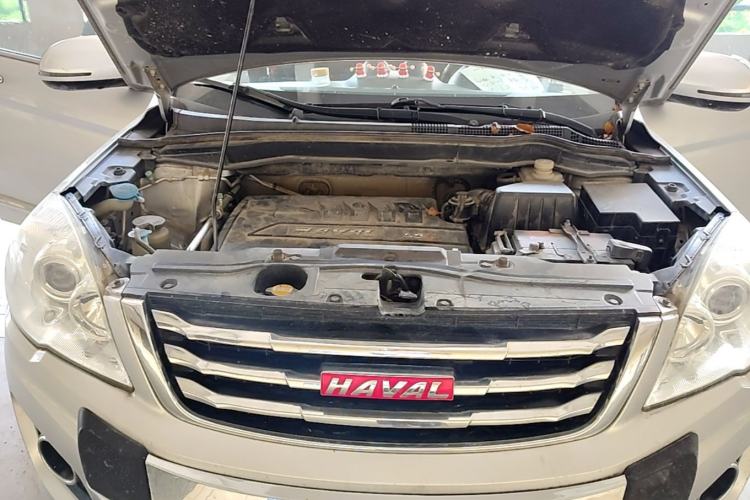 Used Haval H6 2013 Upgraded Model 1.5T Manual Two-Wheel Drive Elite Version Engine Bay