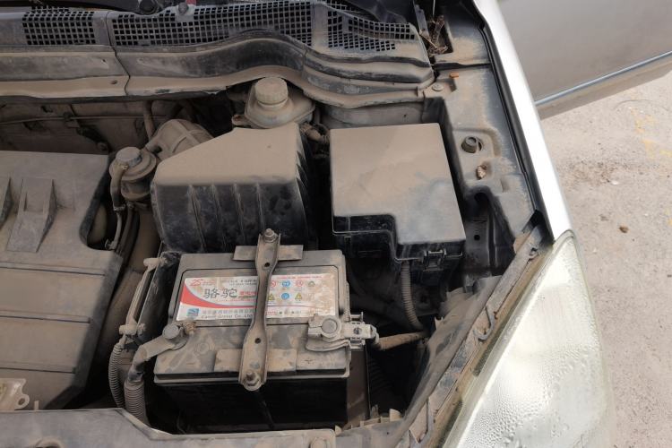 Used Haval H6 2013 Upgraded Model 1.5T Manual Two-Wheel Drive Elite Version Engine Bay Left