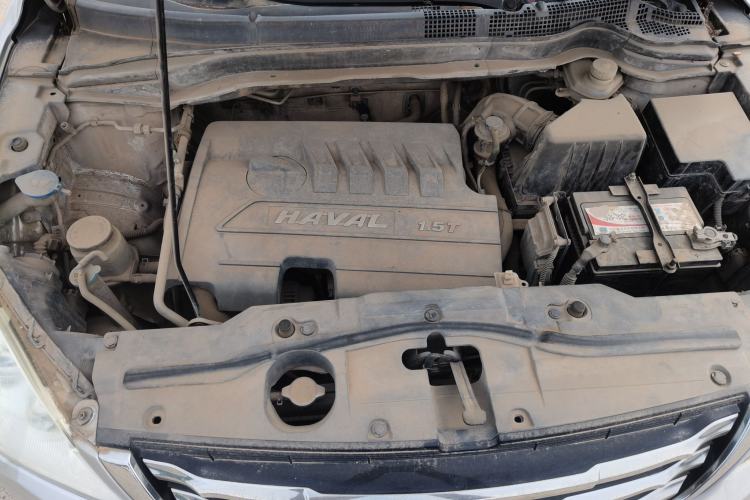 Used Haval H6 2013 Upgraded Model 1.5T Manual Two-Wheel Drive Elite Version Engine Bay