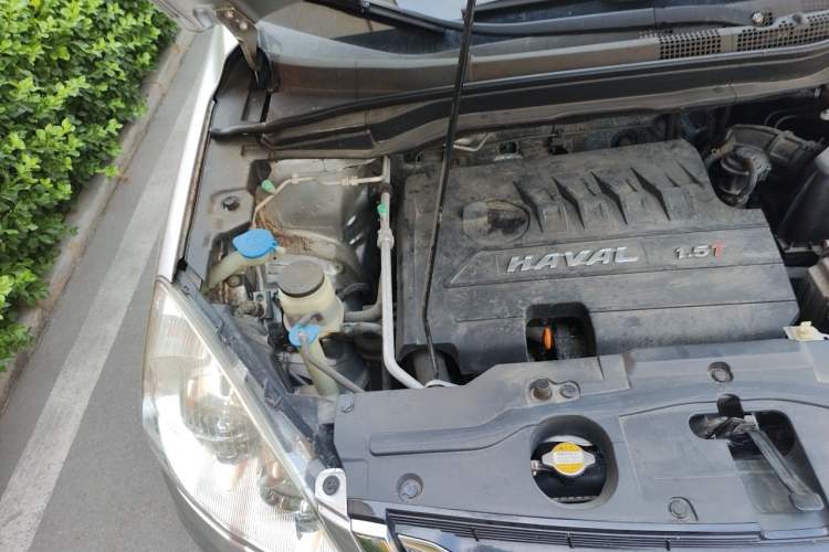 Used Haval H6 2013 Upgraded Model 1.5T Manual Two-Wheel Drive Elite Version Engine Bay Right