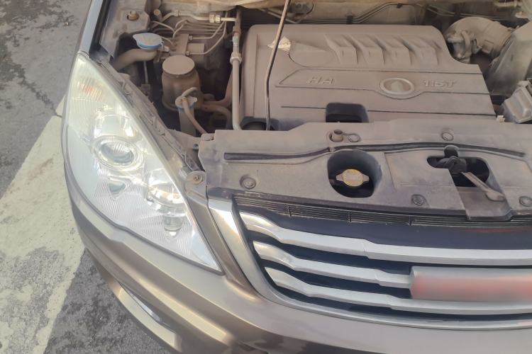 Used Haval H6 2013 Upgraded Model 1.5T Manual Two-Wheel Drive Elite Version Engine Bay Right