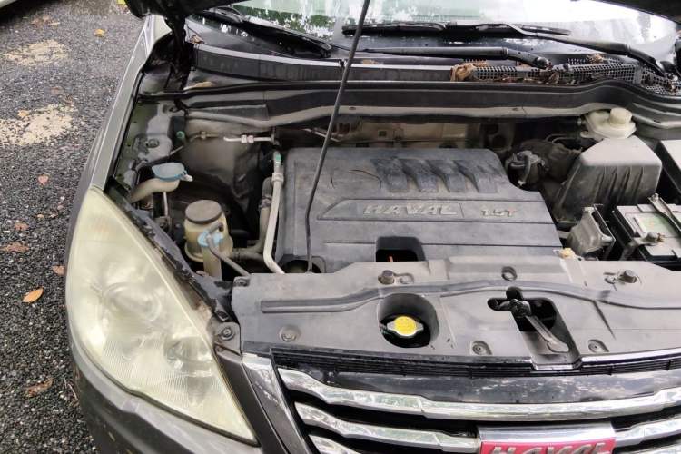 Used Haval H6 2013 Upgraded Model 1.5T Manual Two-Wheel Drive Urban Version Engine Bay Right