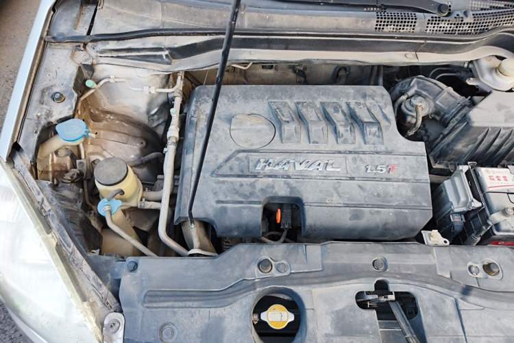 Used Haval H6 2013 Upgraded Model 1.5T Manual Two-Wheel Drive Elite Version Engine Bay Right