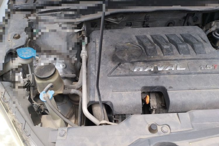 Used Haval H6 2013 Upgraded Model 1.5T Manual Two-Wheel Drive Elite Version Engine Bay Right