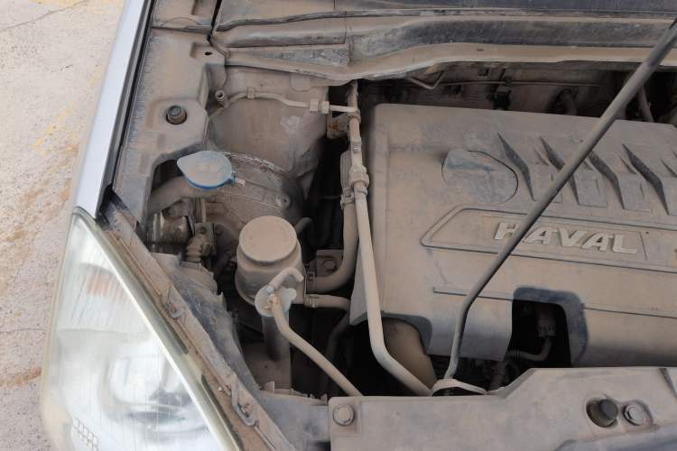 Used Haval H6 2013 Upgraded Model 1.5T Manual Two-Wheel Drive Elite Version Engine Bay Right