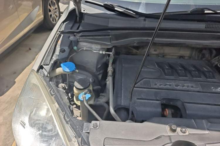 Used Haval H6 2013 Upgraded Model 1.5T Manual Two-Wheel Drive Elite Version Engine Bay Right