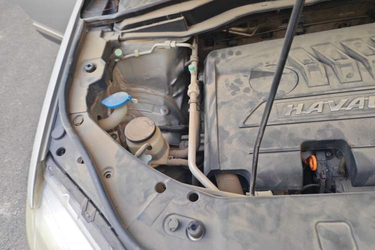 Used Haval H6 2013 Sport Edition 1.5T Manual Two-Wheel Drive Prestige Model Engine Bay Right