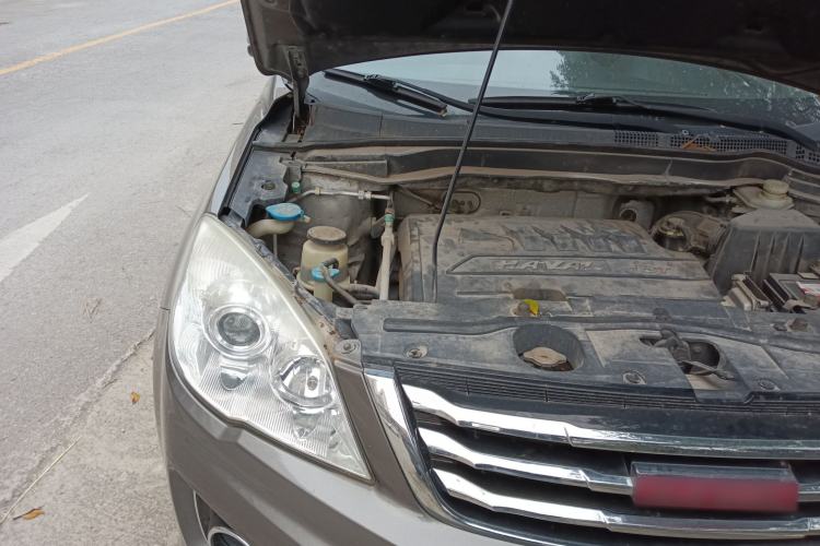 Used Haval H6 2013 Upgraded Model 1.5T Manual Two-Wheel Drive Urban Version Engine Bay Right
