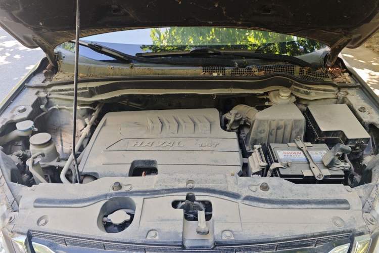 Used Haval H6 2013 Upgraded Model 1.5T Manual 4x4 Elite Version Engine Bay